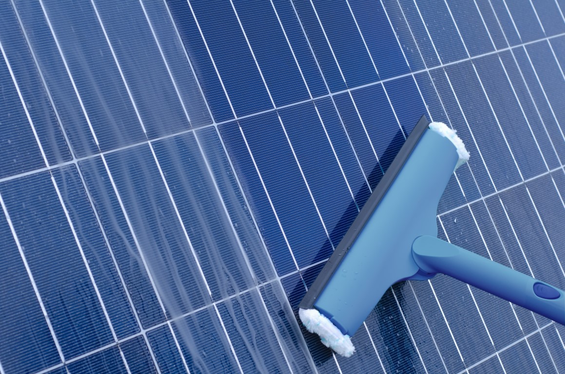 Quels sont les outils pour entretenir les panneaux solaires ?