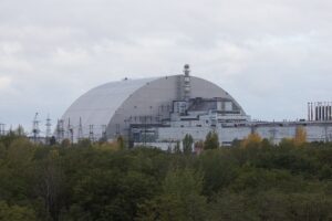 Une centrale solaire a ouvert ses portes vendredi dernier à Tchernobyl, en Ukraine, où un réacteur nucléaire explosait il y a 30 ans, provoquant une catastrophe sans précédent.